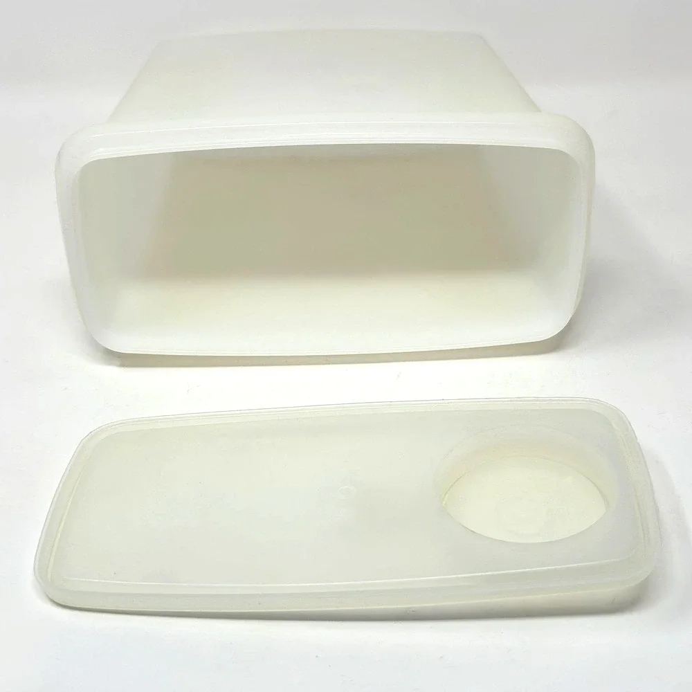 Tupperware Cereal Keeper Store-N-Pour Food Storage Container Flip Top Snap Lid